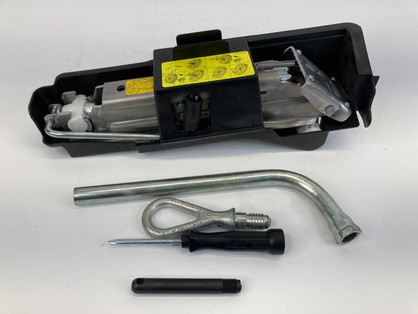 05-11 AUDI A6 QUATTRO EMERGENCY SPARE TIRE KIT JACK TOOL LUG WRENCH 4F0-011-215B