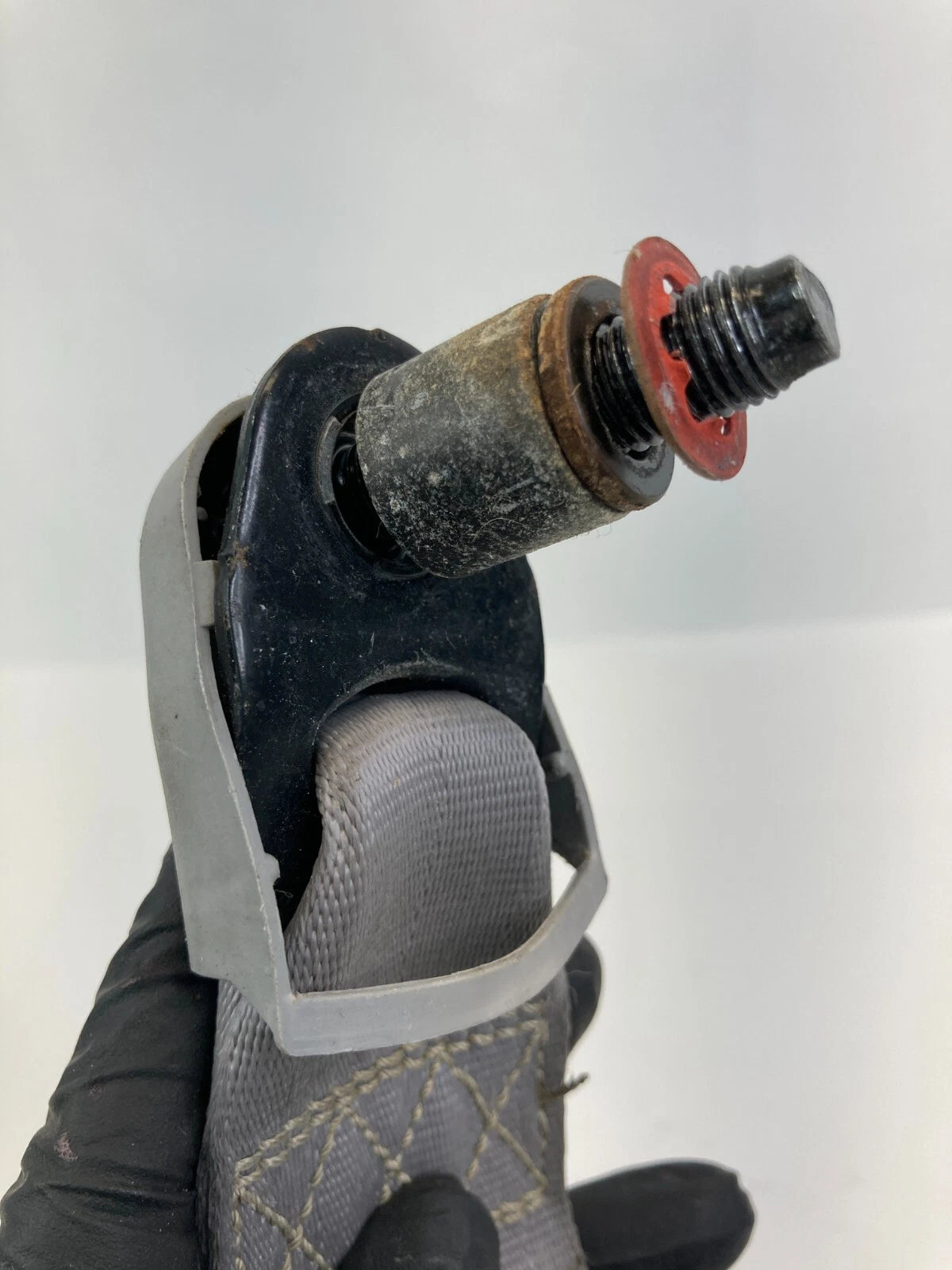 2006-2011 HYUNDAI ACCENT SEDAN FRONT RIGHT PASSENGER SEAT BELT 888801E501QS OEM