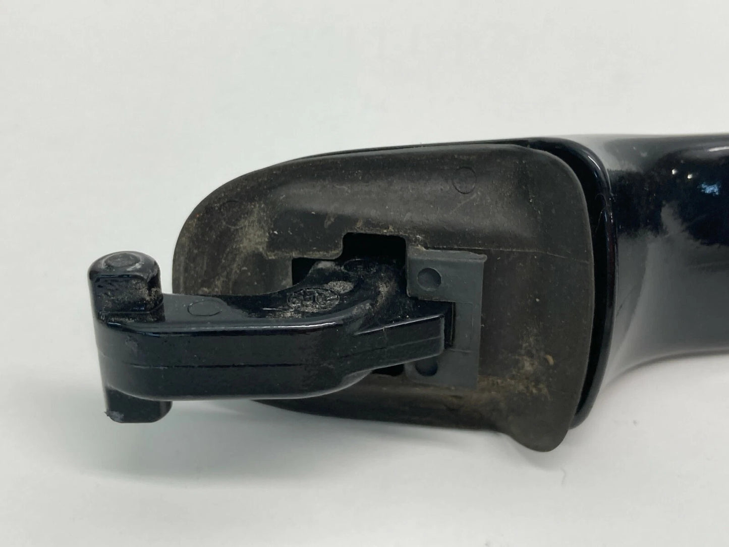 1998 1999 2000 VOLVO V70 REAR LEFT SIDE EXTERIOR OUTER DOOR HANDLE ASSEMBLY OEM