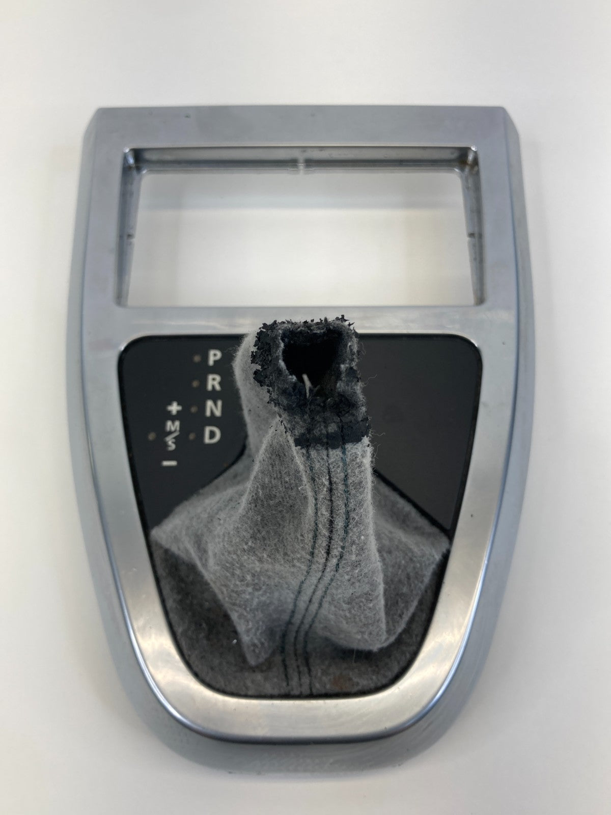 2008-2012 Land Rover LR2 Center Console Shifter Bezel Trim Panel w/Boot OEM