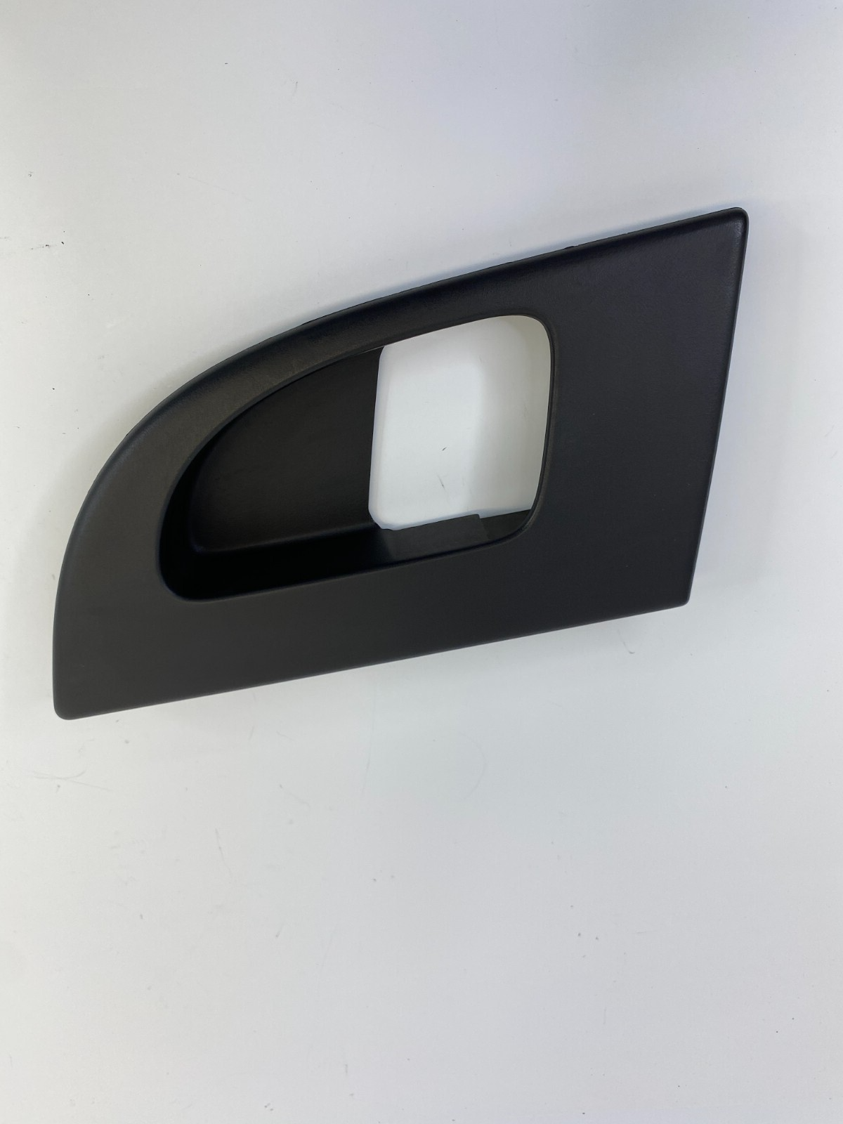 03-06 Ford Expedition Front Right Inner Door Handle Cover Bezel 2LIX-7822678-AFW