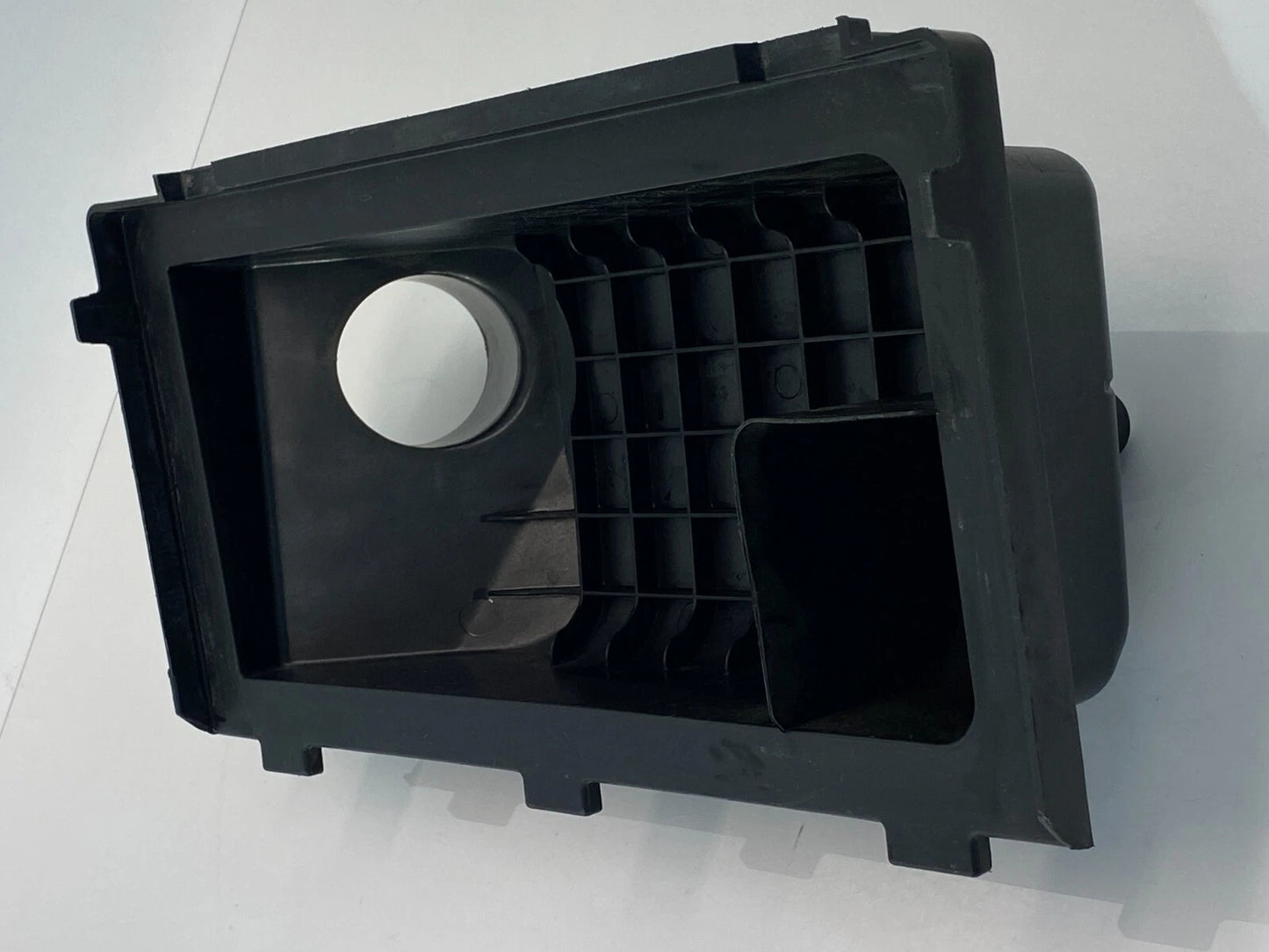2007-2010 JEEP PATRIOT 2.4L UPPER AIR INTAKE CLEANER BOX FILTER COVER 04891700AB