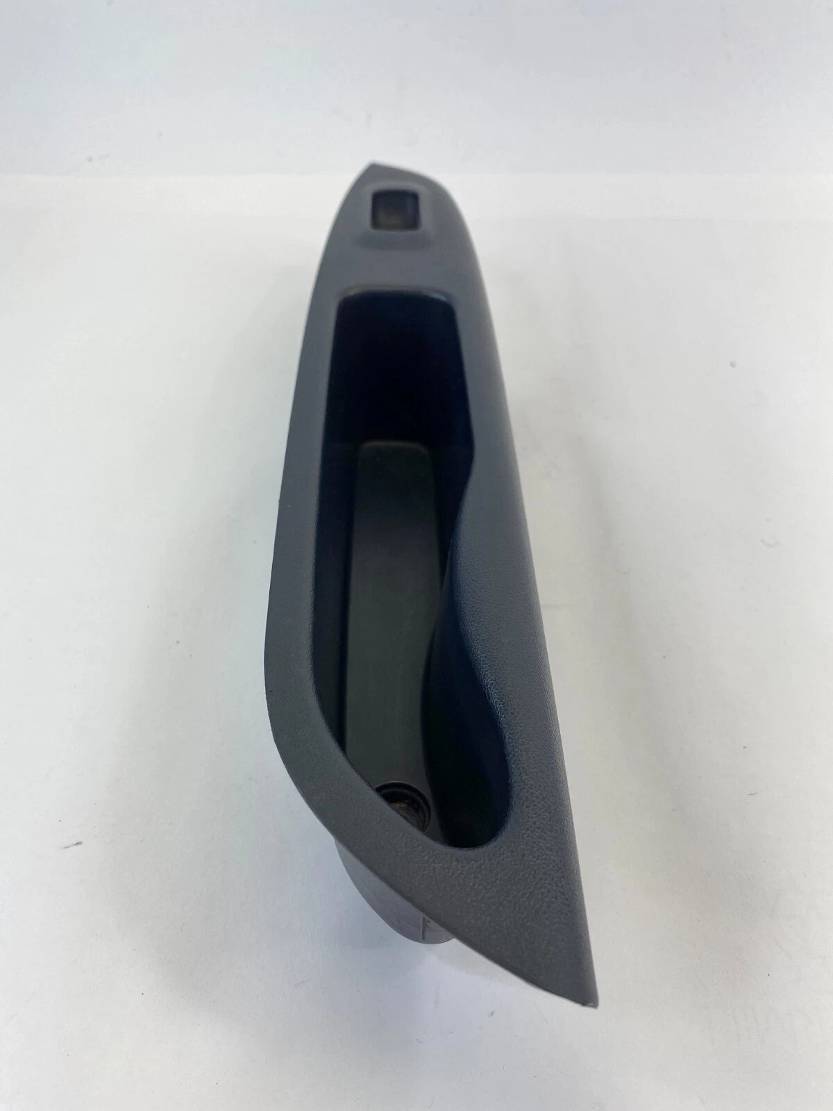 2006 2007 HYUNDAI ACCENT SEDAN REAR LEFT DOOR WINDOW SWITCH BEZEL 83710-1E010