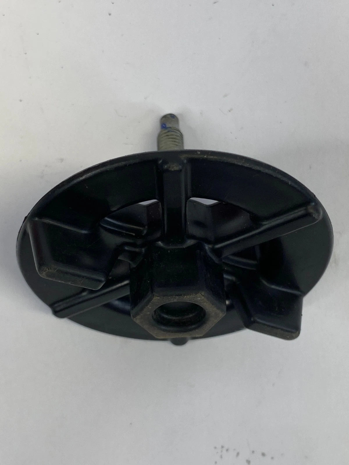 2010-2019 KIA SOUL SPARE TIRE HOLDER DOWN BOLT CLAMP RETAINER ASSEMBLY OEM