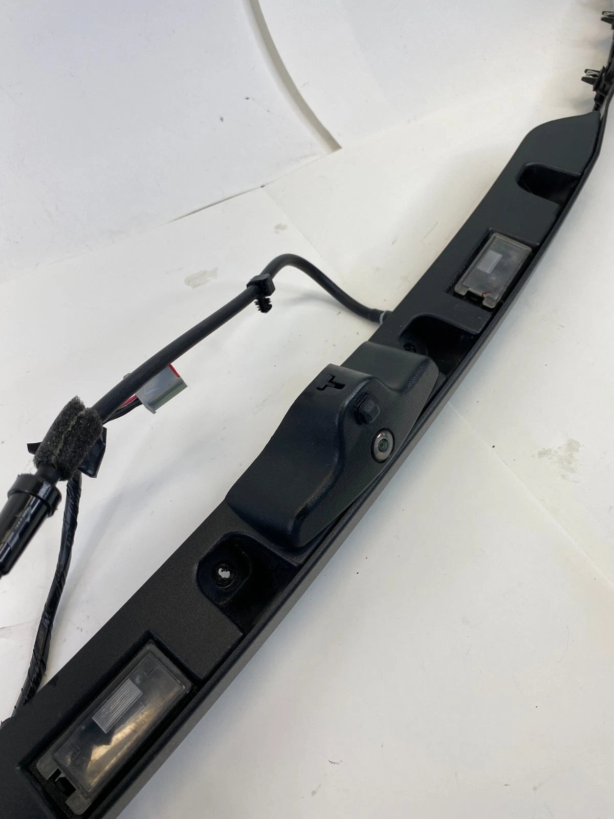 16-19 FORD POLICE INTERCEPTOR REAR TRUNK TAILGATE MOLDING BEZEL W/CAMERA OEM