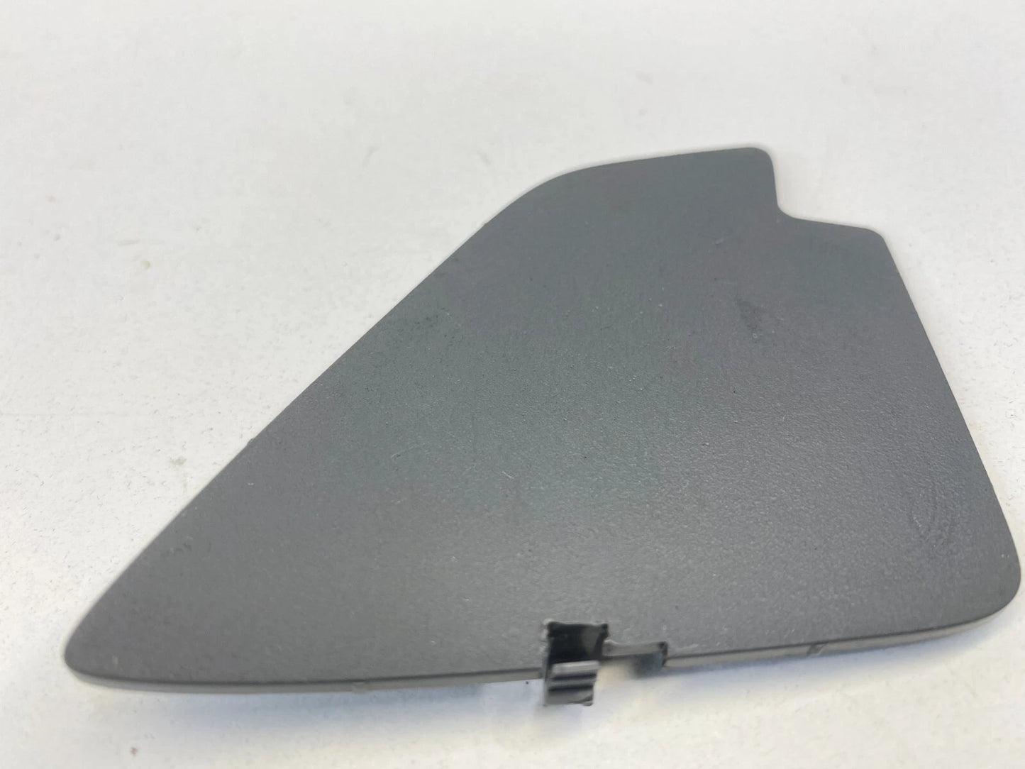 2005-2010 HONDA ODYSSEY FRONT RIGHT SIDE INNER HANDLE SCREW COVER TRIM K62-25301