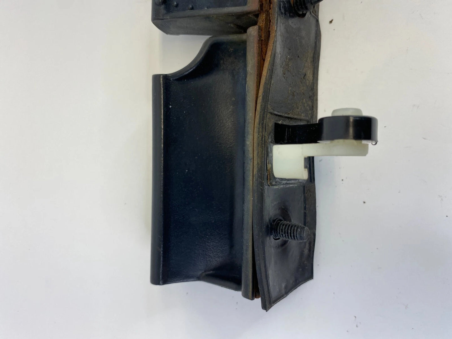 2006-2009 HYUNDAI TUCSON TRUNK GATE HANDLE LOCK LATCH HATCH LIFTGATE 2E000-3800