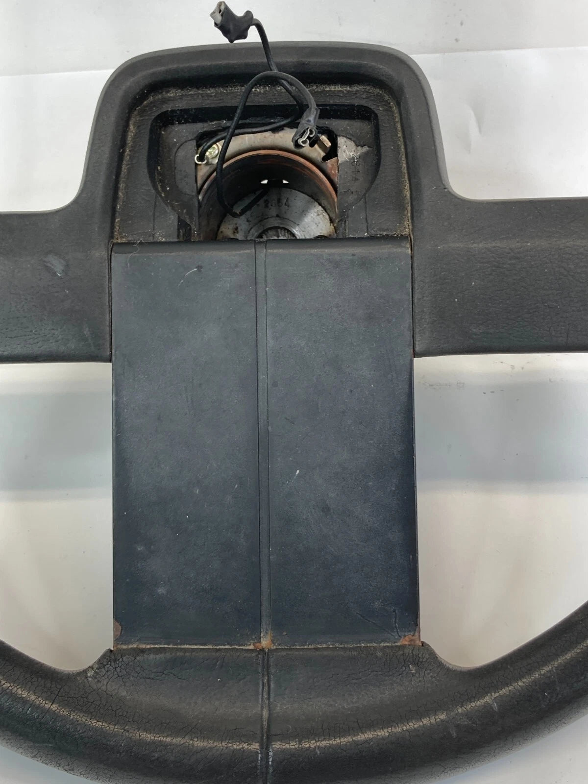 1985-1986 DODGE RAM CHARGER PICK-UP STEERING WHEEL 3 SPOKE ASSEMBLY 4147260 OEM