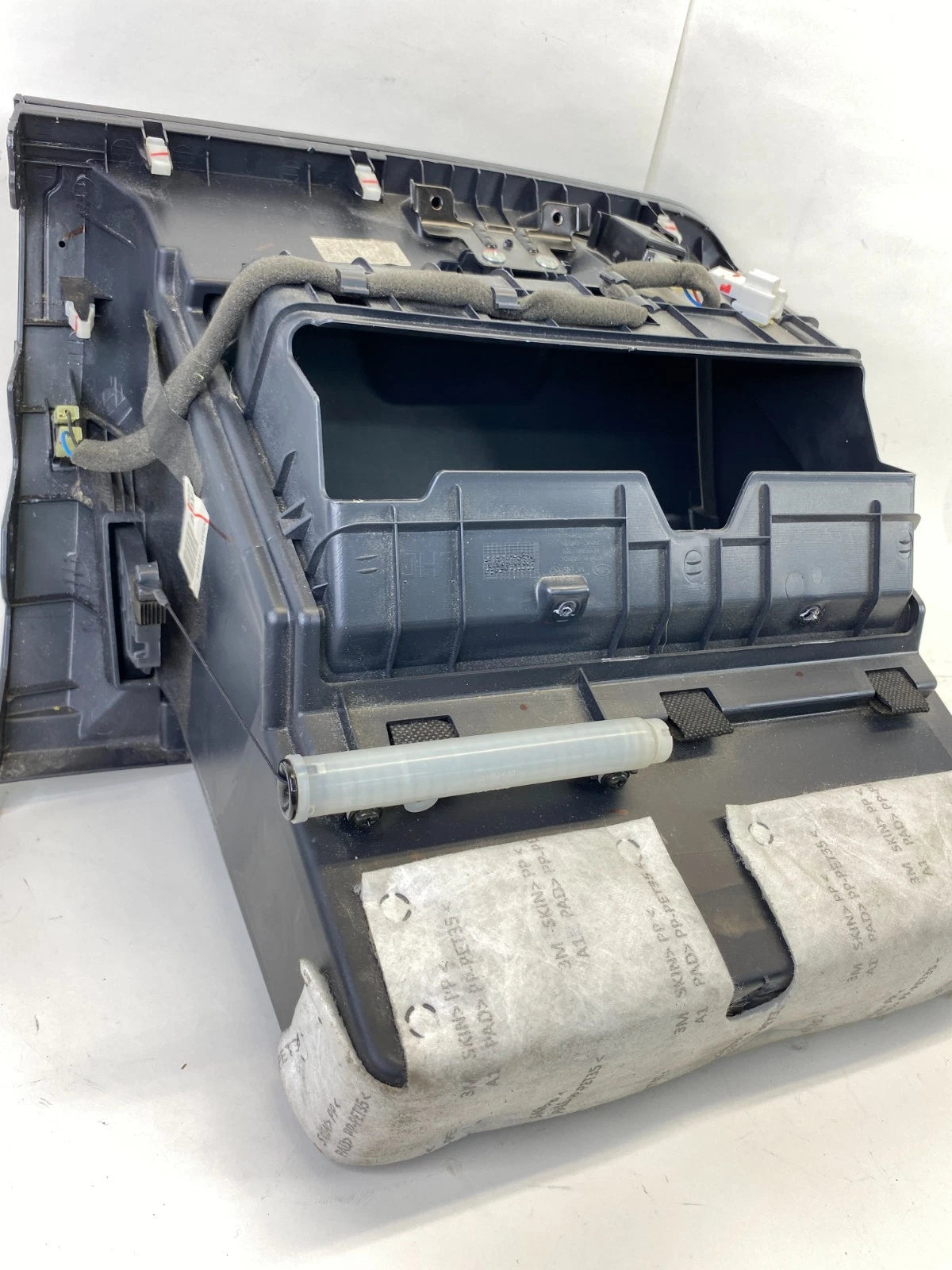 2012-2017 KIA RIO GLOVE BOX COMPARTMENT STORAGE ASSEMBLY 84510-1W500 OEM