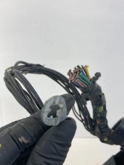 03-05 CHRYSLER PT CRUISER 2.4L A/T ENGINE FUSE RELAY BOX JUNCTION BLOCK ASSY OEM