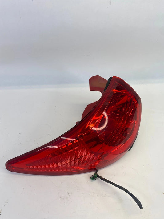 2009-2012 CHEVROLET TRAVERSE REAR LEFT SIDE OUTER TAIL LIGHT TAILLIGHT OEM