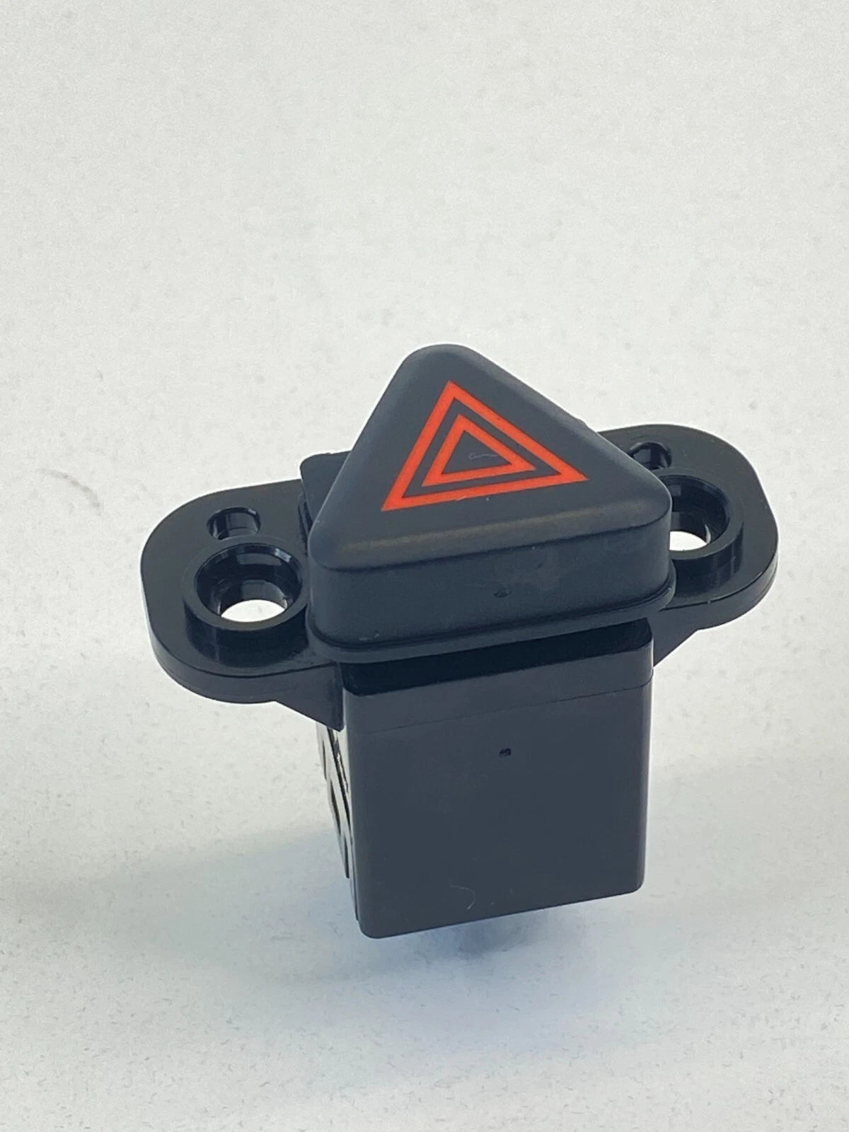 11-16 CRUZE 12-20 SONIC FRONT DASH INTERIOR HAZARD WARNING LAMP SWITCH 95282258