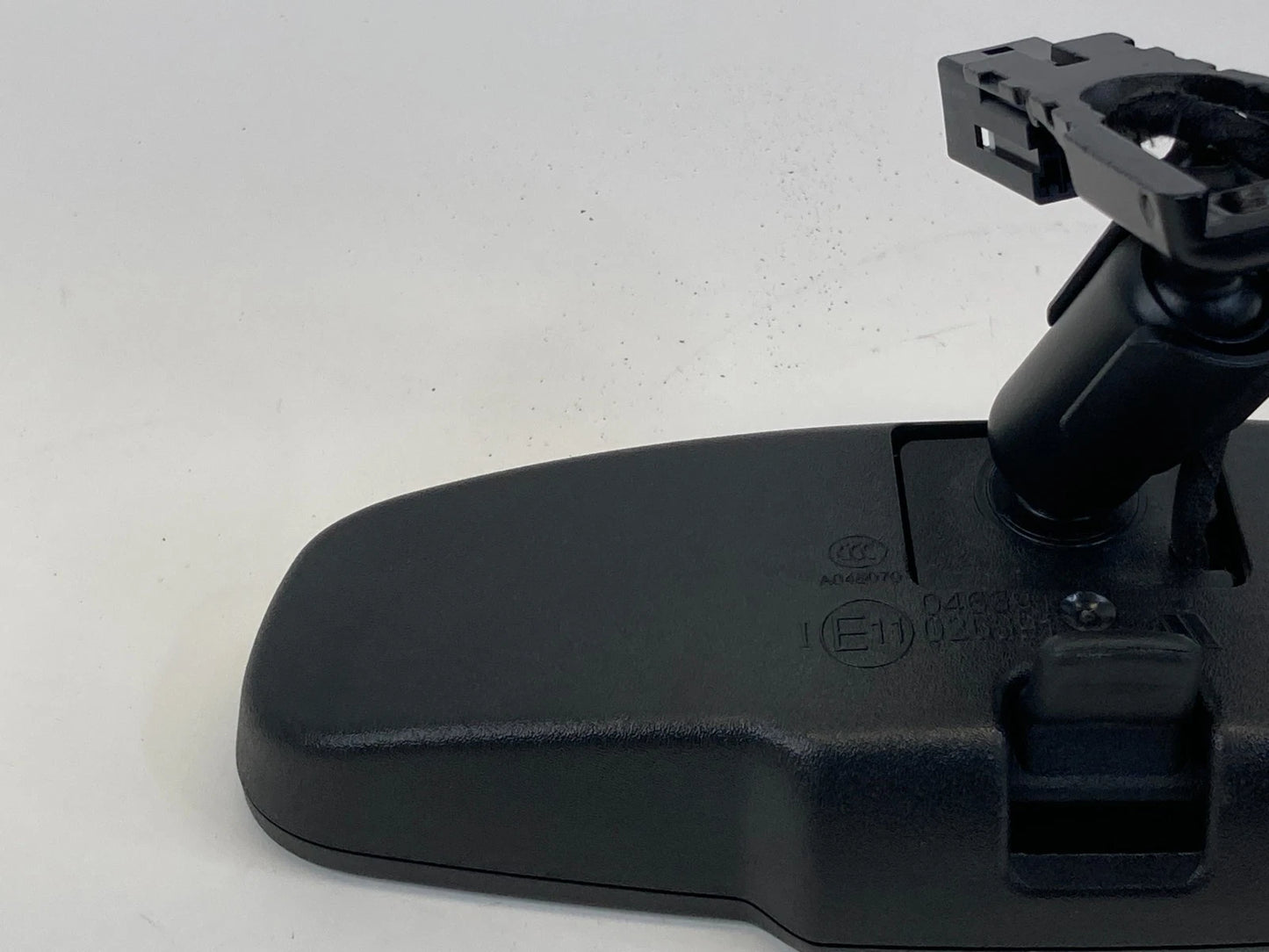 2015-2020 Chevrolet Trax Rear View Mirror w/Auto Dim & Onstar E11026391 OEM