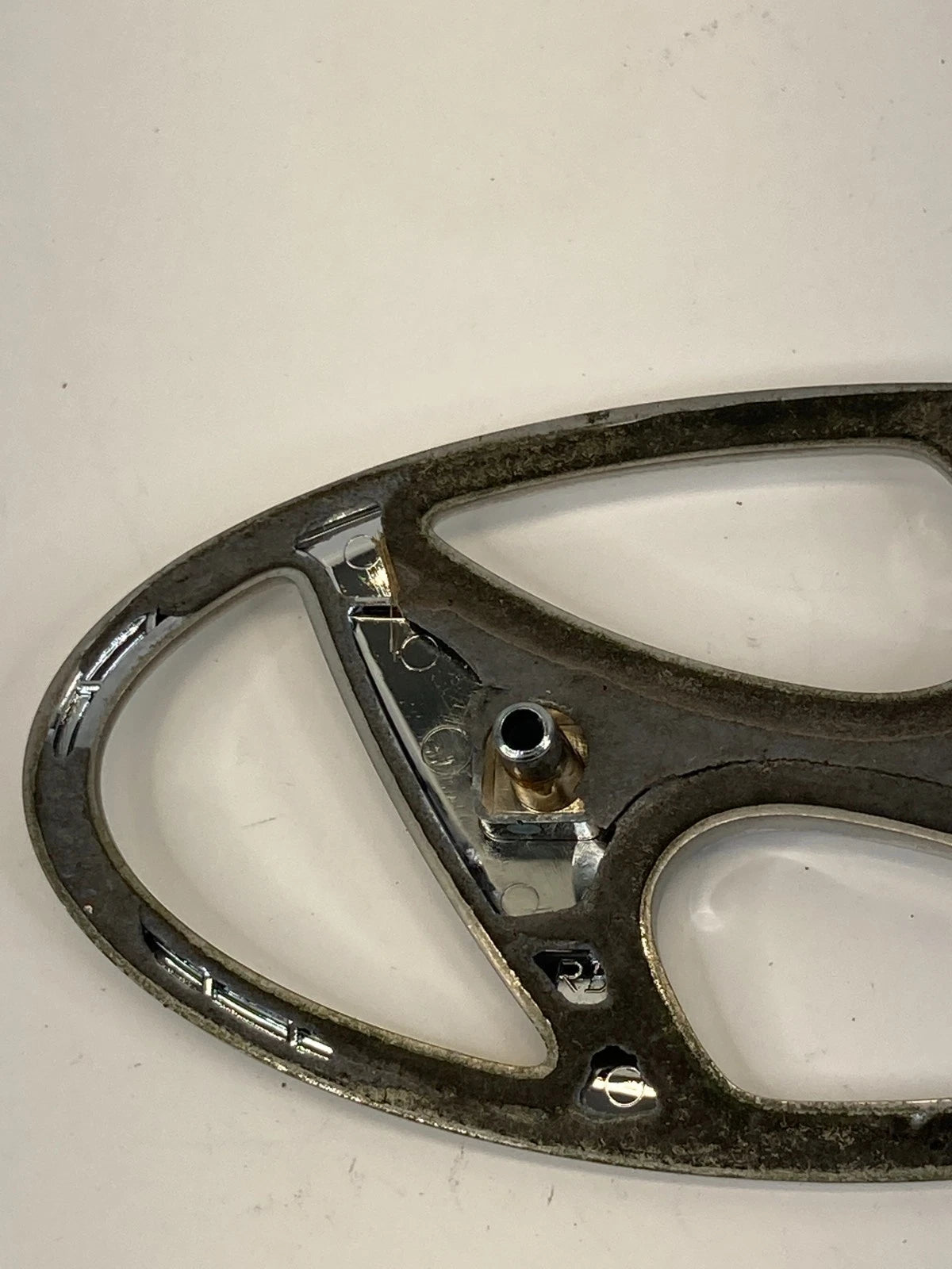 2012-2017 HYUNDAI ACCENT REAR TRUNK DECK LID LOGO EMBLEM NAMEPLATE CHROME OEM
