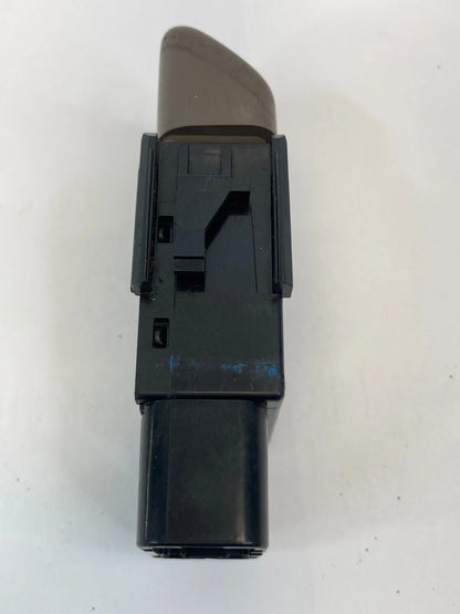 1998-2002 TOYOTA COROLLA EMERGENCY HAZARD LIGHT CONTROL SWITCH BUTTON 157962 OEM