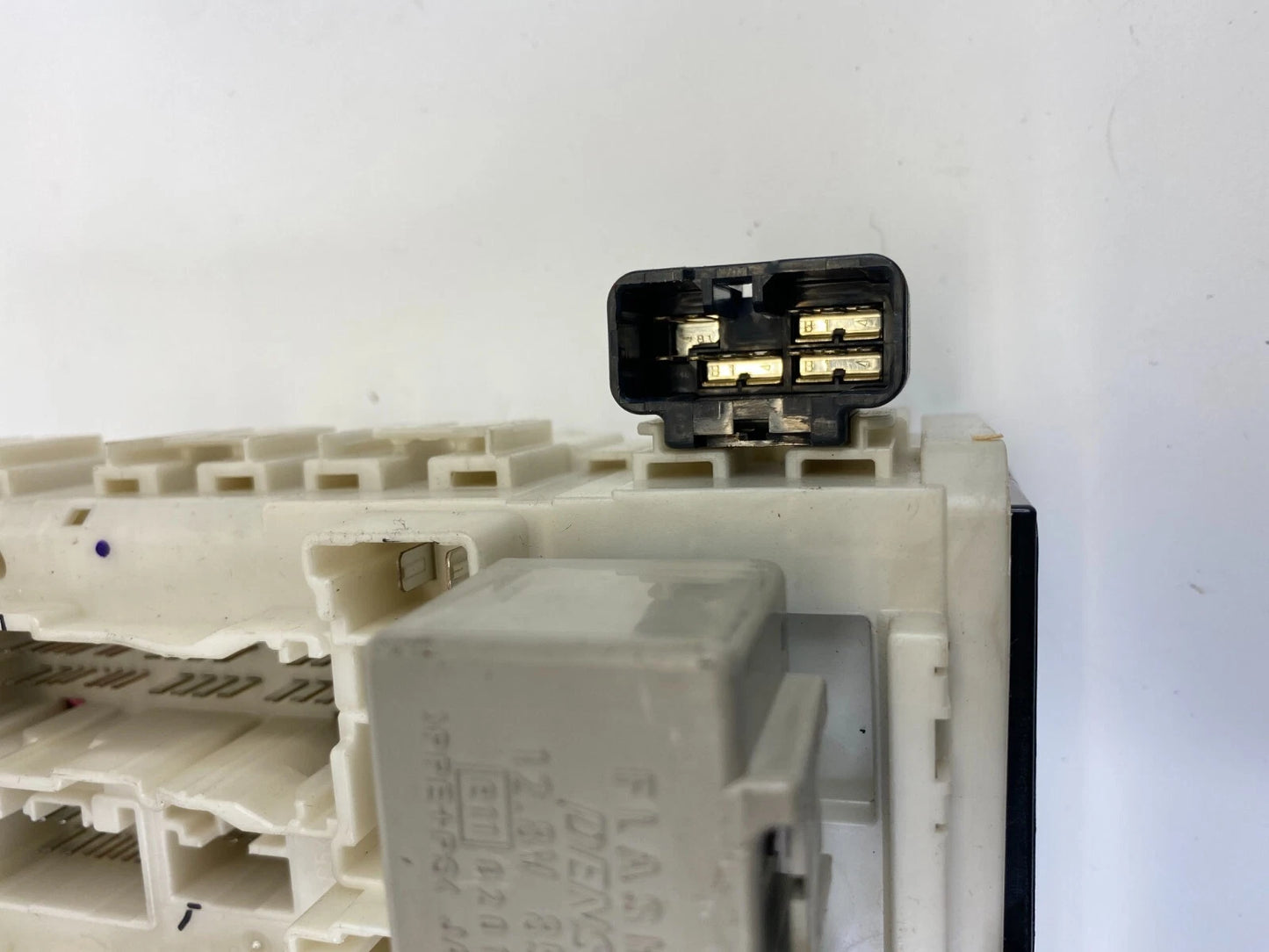 04-09 TOYOTA PRIUS HYBRID 1.5L AT INTERIOR DASH CABIN FUSE BOX UNIT 82730-47300