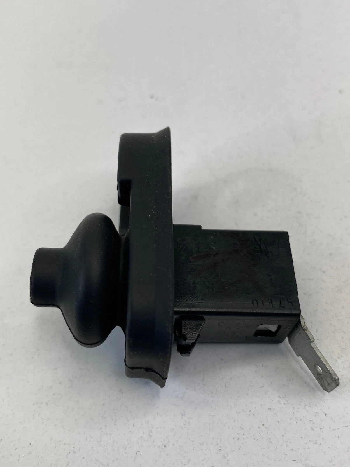 2001-2006 ACURA MDX SUV 4-DR 3.5L FRONT RIGHT DOOR JAMB SENSOR LIGHT SWITCH ASSY