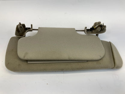 2003 2004 CHEVROLET TAHOE RIGHT PASSENGER SIDE SUNVISOR SUN VISOR SHADE W/ LIGHT