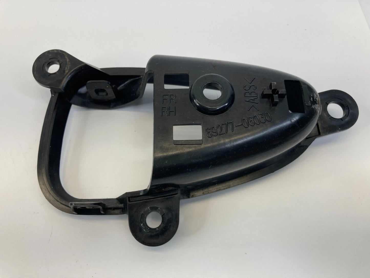 2007-2011 TOYOTA CAMRY FRONT RIGHT INNER DOOR HANDLE COVER BEZEL 69277-06030