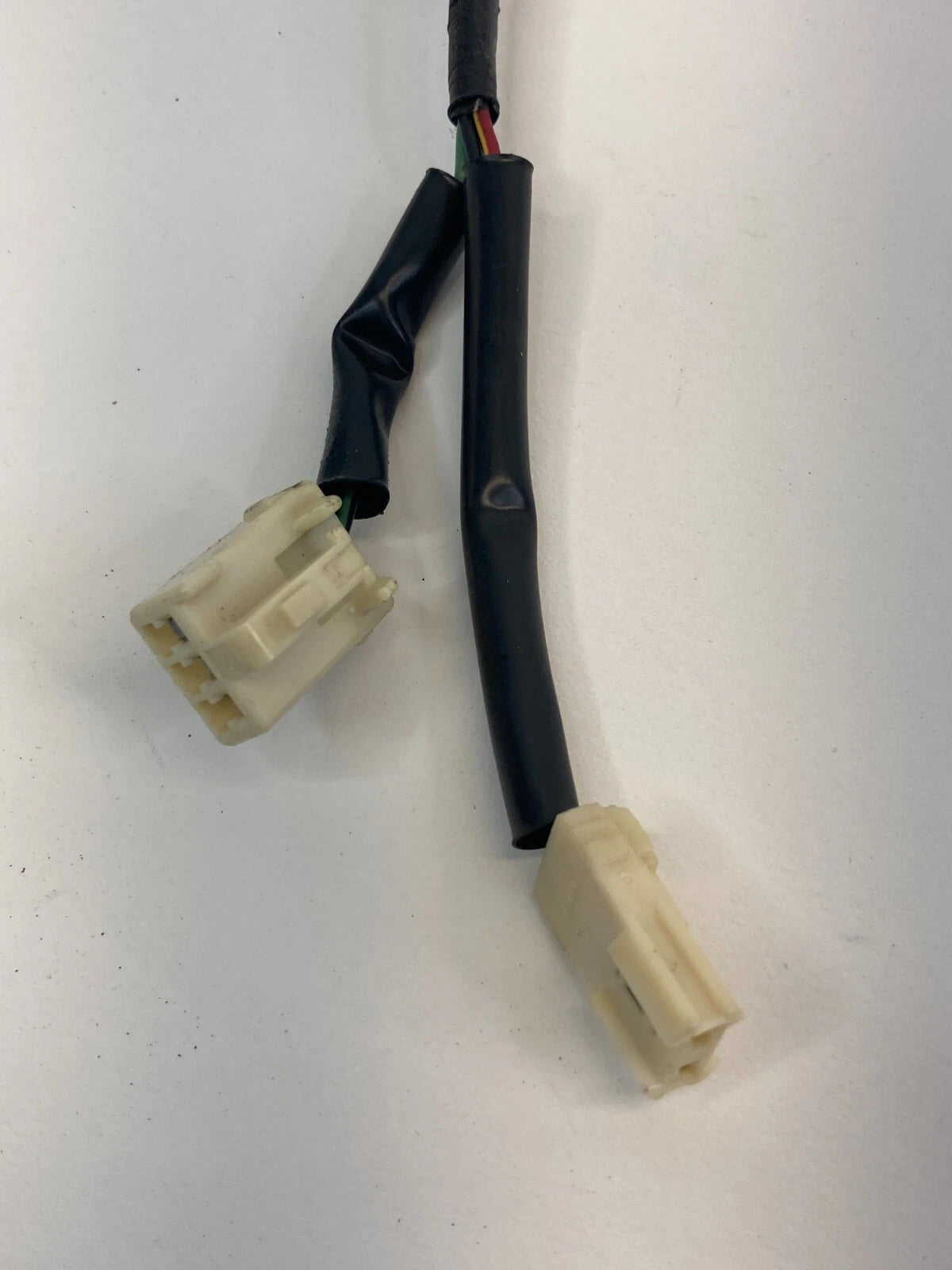 2003-2005 MAZDA 6 MAZDA6 REAR RIGHT SIDE TAIL LIGHT TAILLIGHT WIRE HARNESS OEM