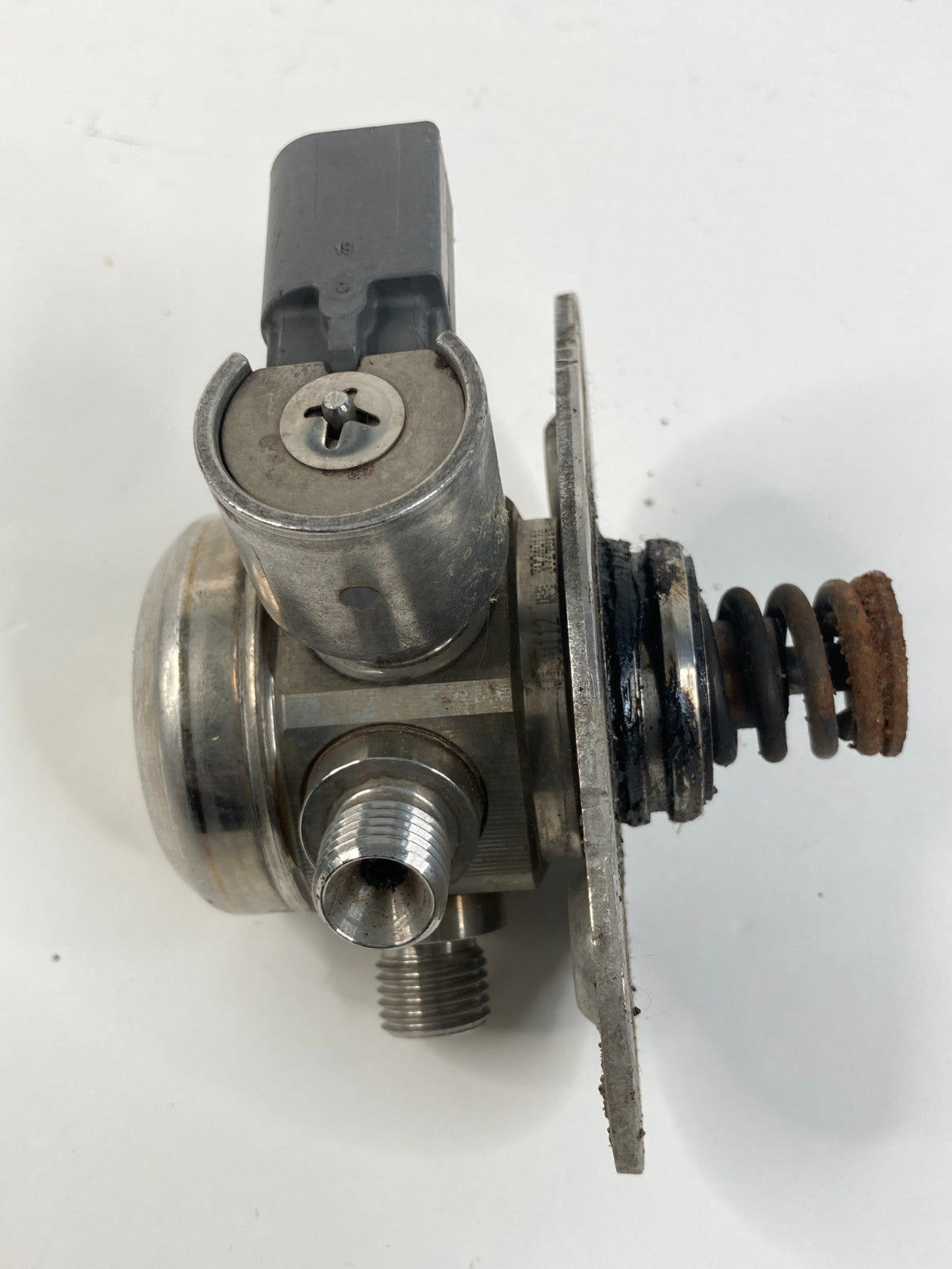 2012 2013 BMW 328i 2013 328i xDrive High Pressure Fuel Pump 1351-7640055 OEM