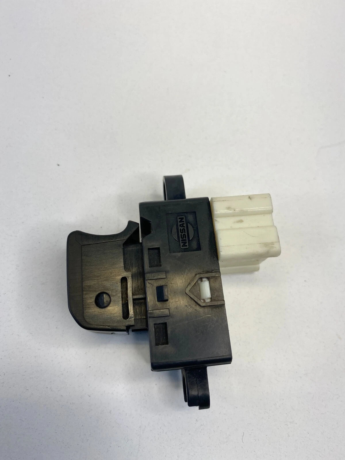 1999 00 01 02 2003 INFINITI QX4 REAR LEFT SIDE DOOR POWER WINDOW CONTROL SWITCH