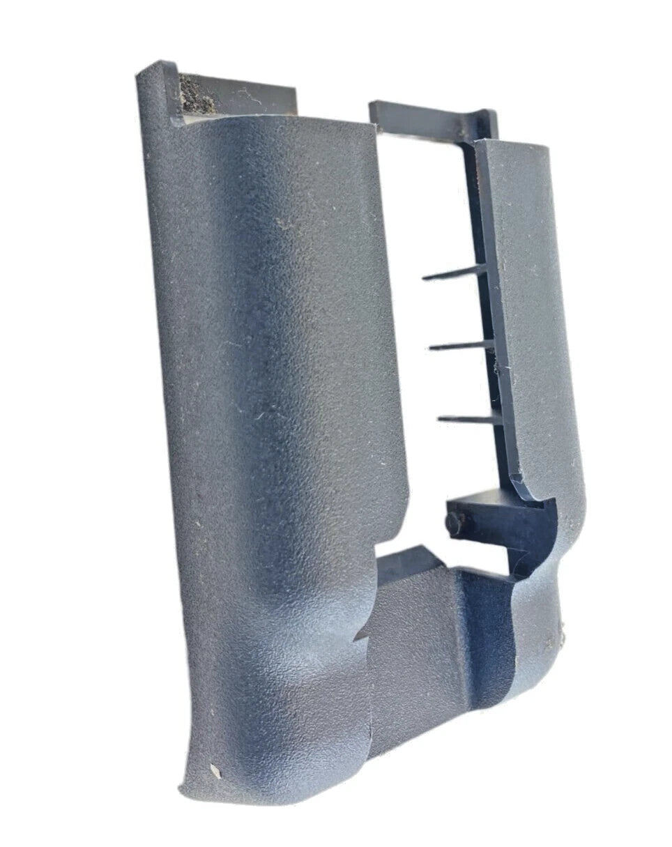 01 02 03 04 05 CHEVROLET CHEVY MONTE CARLO SEAT BELT COVER BEZEL TRIM 10318548