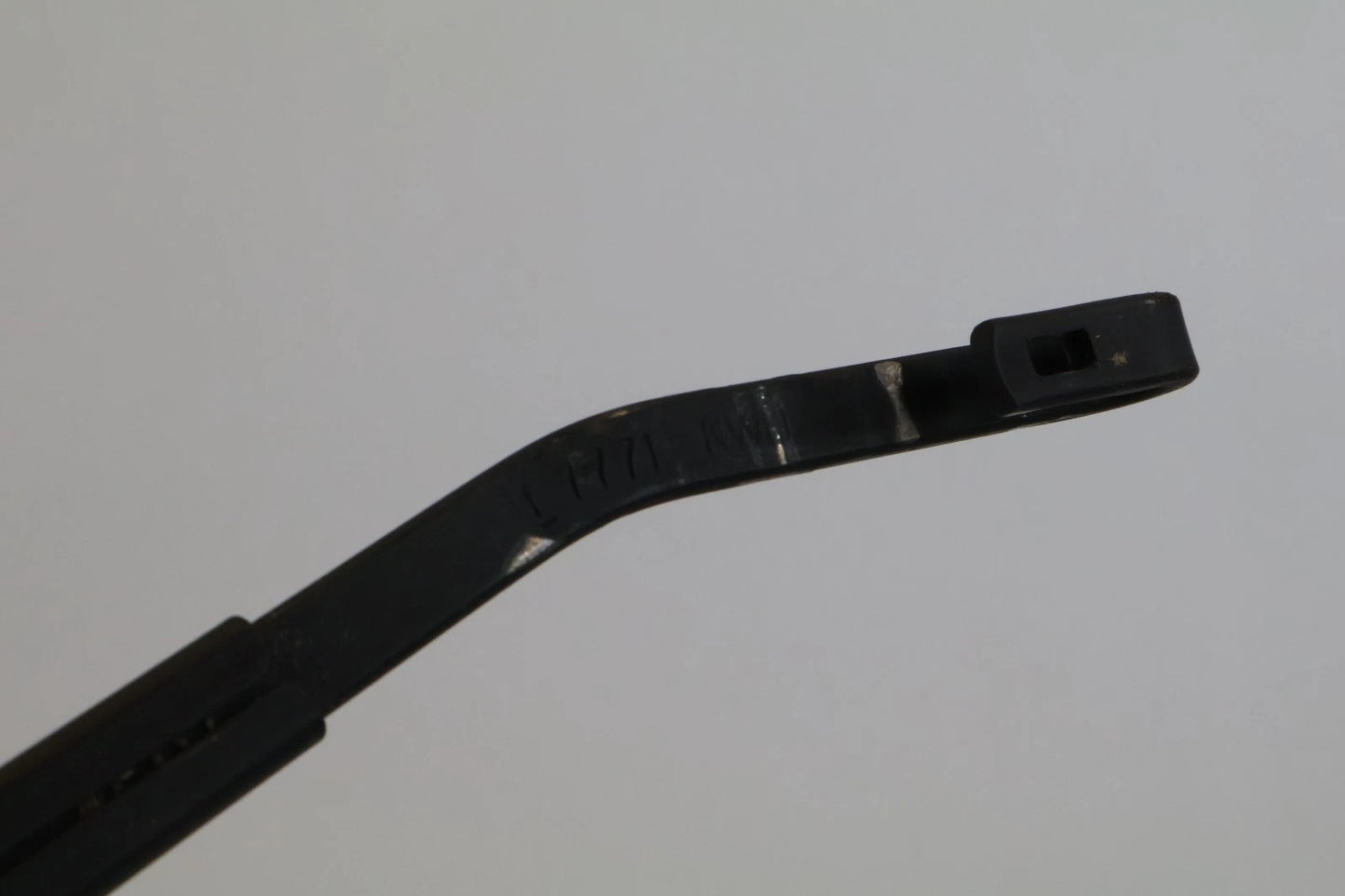 2010-2013 KIA SOUL FRONT WINDSHIELD WIPER ARMS DRIVER PASSENGER PAIR SET OEM