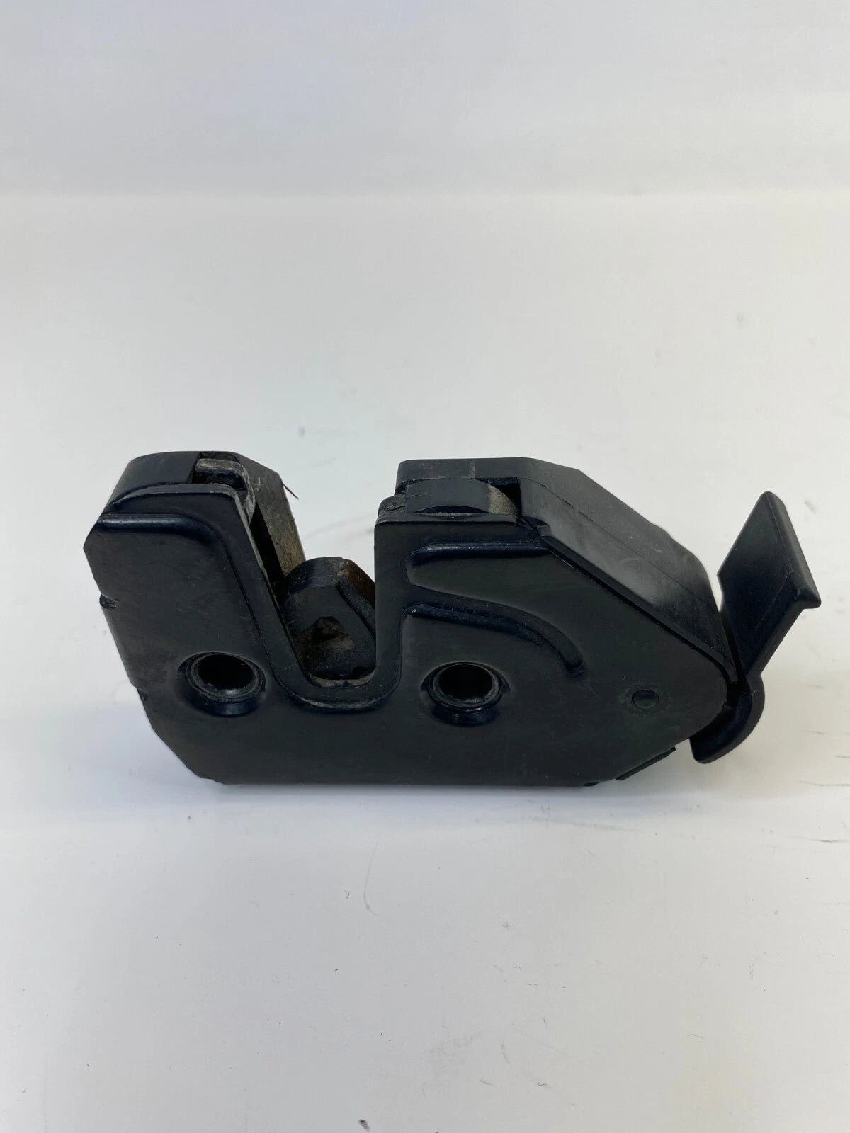 03-12 LAND ROVER RANGE ROVER REAR LEFT LOWER TAILGATE LOCK LATCH OEM 51247016047