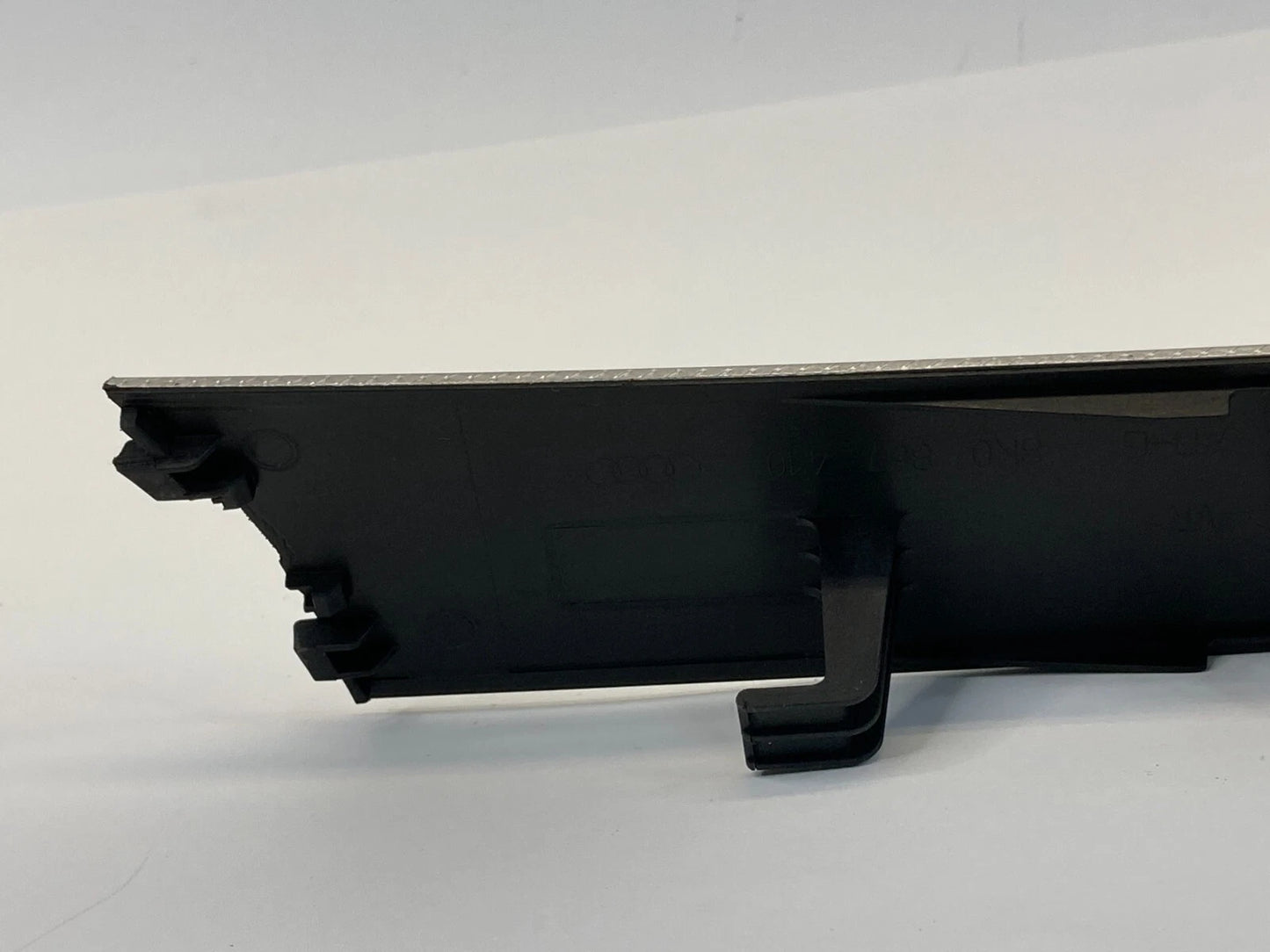 2013-2016 AUDI A4 QUATTRO FRONT RIGHT PASSENGER SIDE DOOR MOLDING TRIM BEZEL OEM