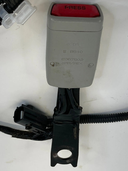 2006-2008 LEXUS RX400H FRONT LEFT DRIVER SIDE SEAT BELT BUCKLE GRAY ASSY OEM