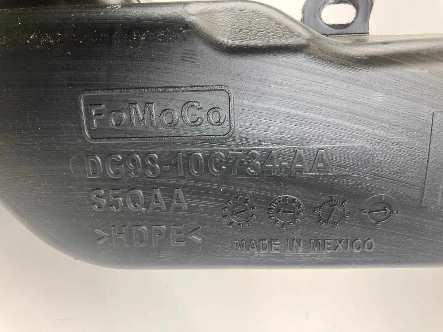 2013-2020 FORD FUSION RIGHT SIDE HYBRID BATTERY COOLING AIR DUCT DG98-10C732-AA