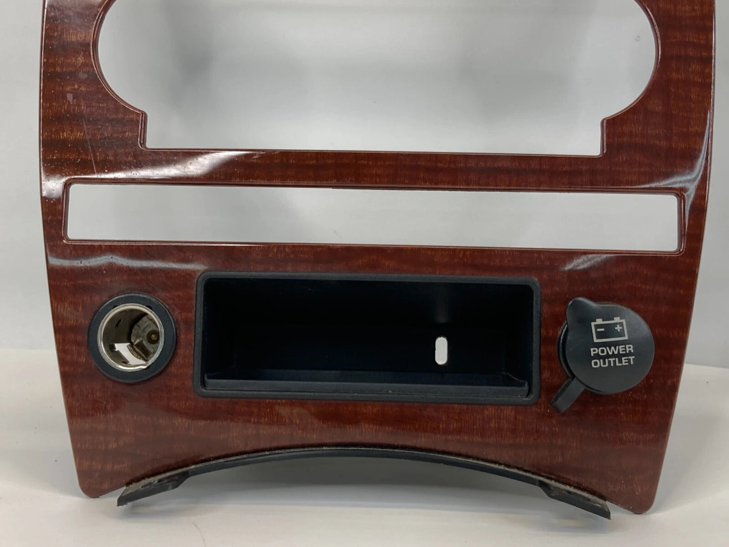 2005-2007 JEEP GRAND CHEROKEE INSTRUMENT PANEL BEZEL W/ POWER OUTLET X35008103