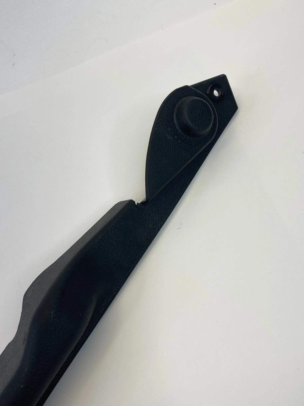 11-16 HYUNDAI ELANTRA LEFT DRIVER SEAT TRACK RAIL FINISH COVER TRIM 88195-MD520