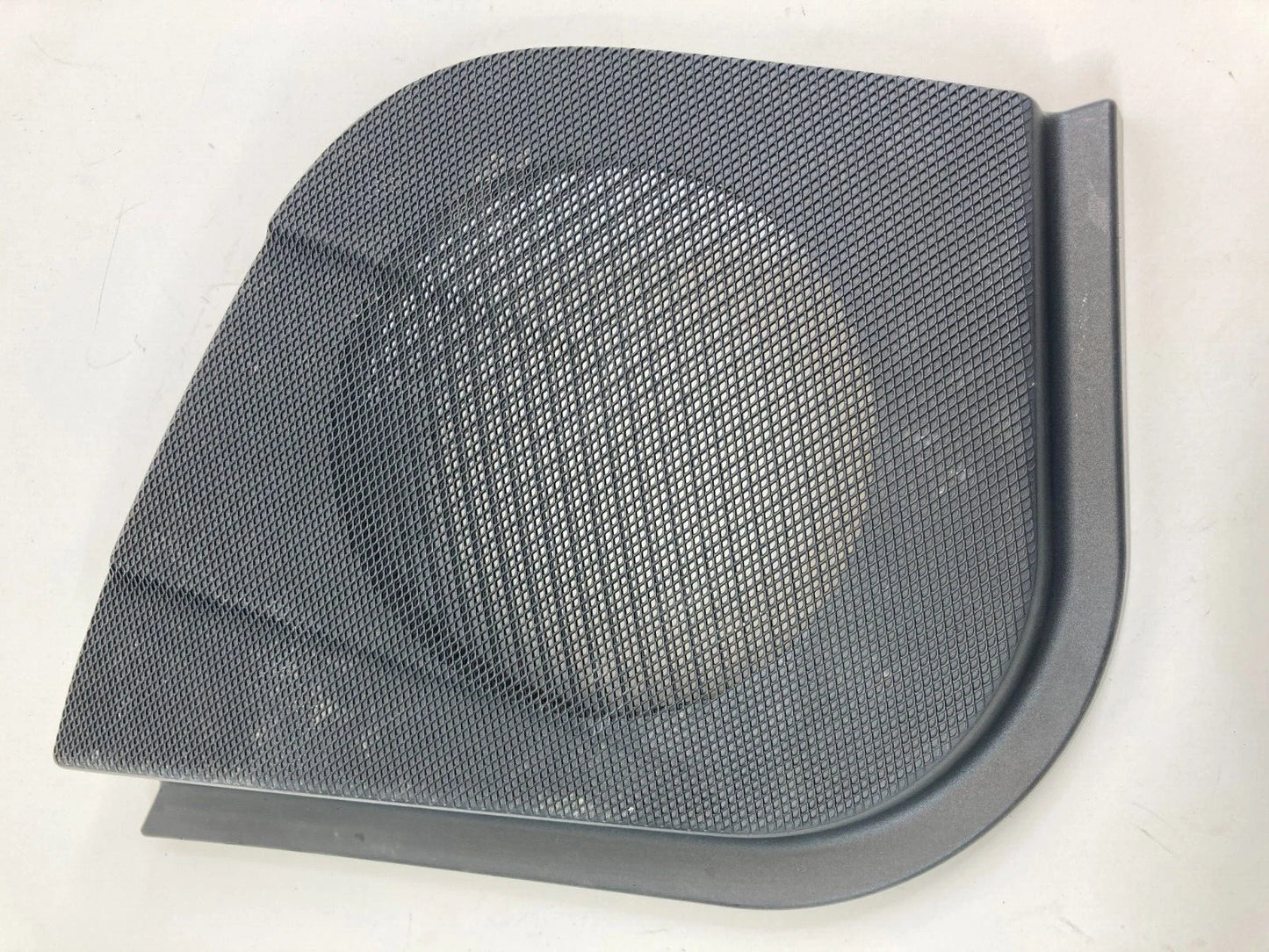 03-09 MERCEDES BENZ E350 FRONT LEFT SIDE DOOR SPEAKER GRILLE COVER A2117200148