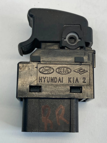 05-10 KIA SPORTAGE BACK REAR RIGHT SIDE POWER WINDOW SWITCH CONTROL BUTTON OEM