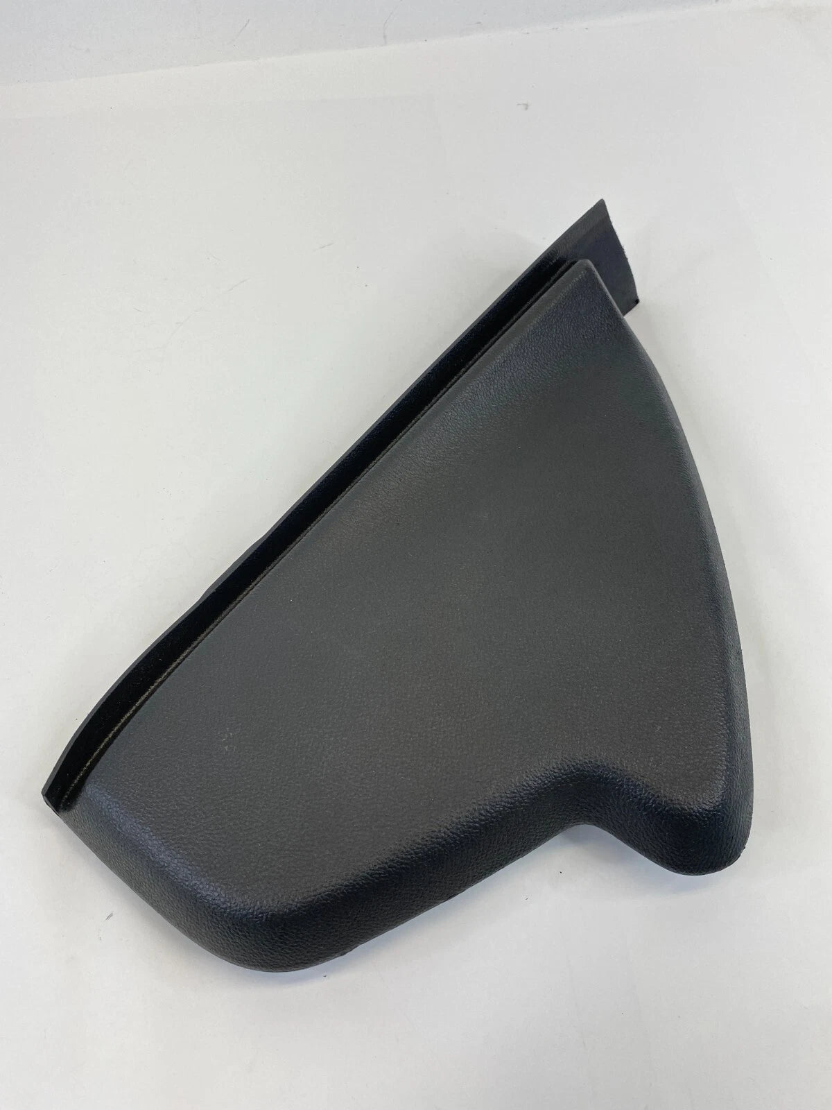 2013-2015 MALIBU 2016 MALIBU LIMITED DASH RIGHT END CAP PANEL BLACK 22878630