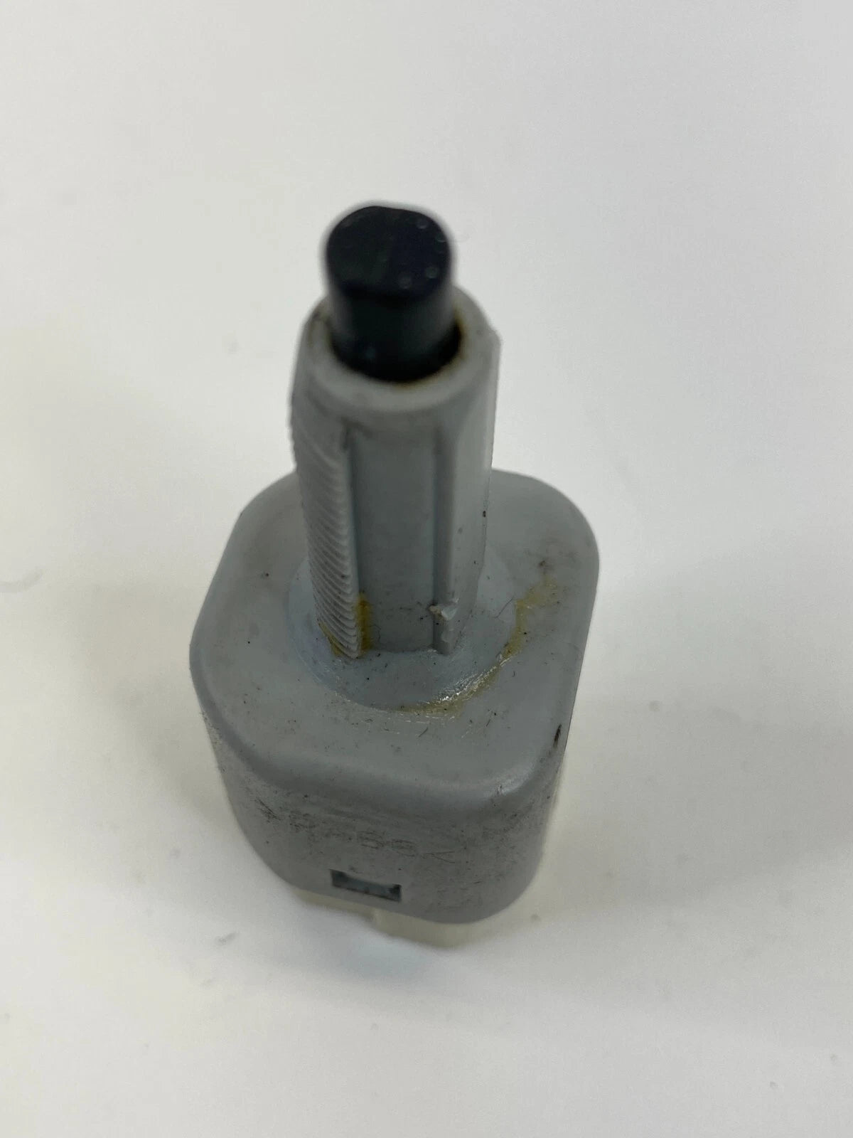 2003-2006 SUZUKI XL-7 BRAKE STOPLIGHT STOP LIGHT LAMP SENSOR SWITCH OEM