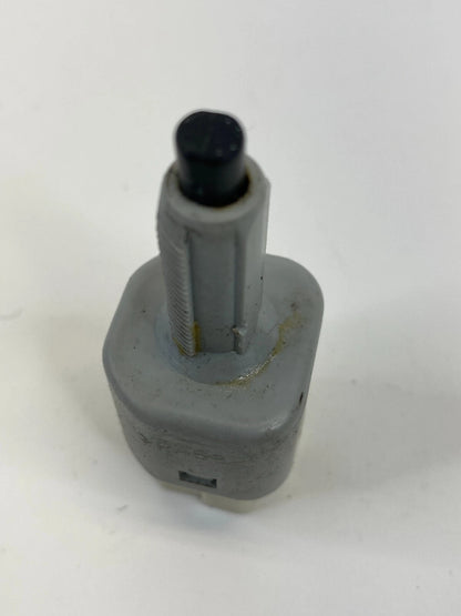 2003-2006 SUZUKI XL-7 BRAKE STOPLIGHT STOP LIGHT LAMP SENSOR SWITCH OEM
