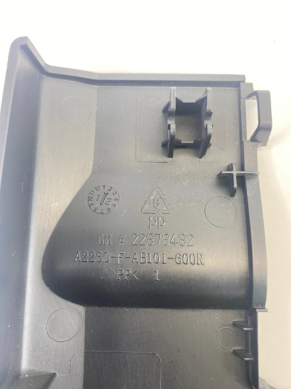2012-2017 CHEVROLET EQUINOX WINDSHIELD SENSOR MOUNT BRACKET COVER 22878482