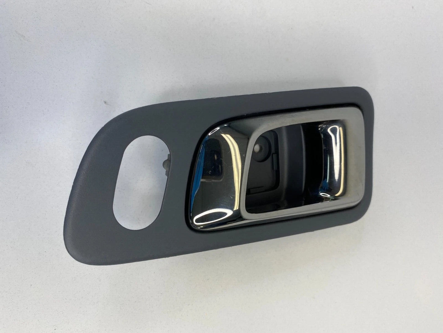 2003-2005 HONDA PILOT FRONT RIGHT PASSENGER SIDE INTERIOR INNER DOOR HANDLE S9VA