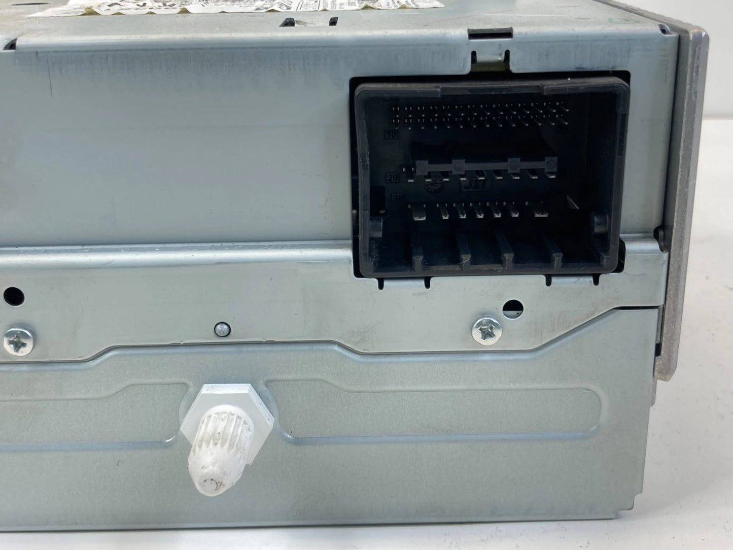 2011 11 GMC Terrain Buick Regal AM/FM Radio CD Disc Player Receiver 20983517 OEM