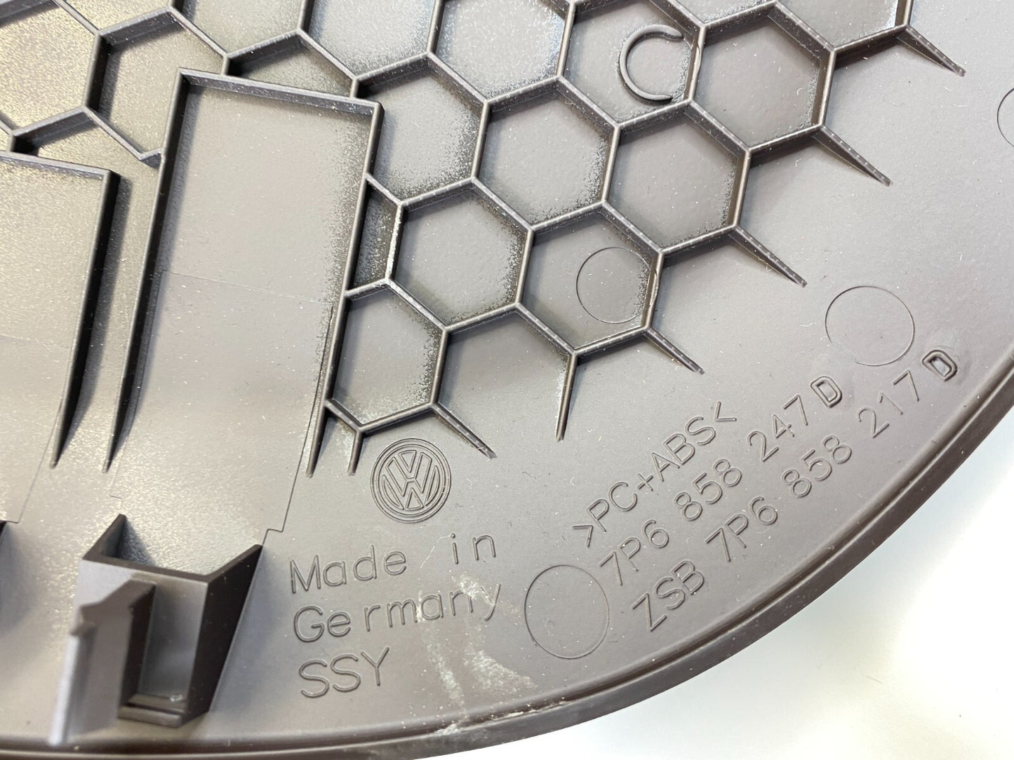 11-17 Volkswagen Touareg Left Driver Side Dash End Cover Cap Trim 7P6-858-247