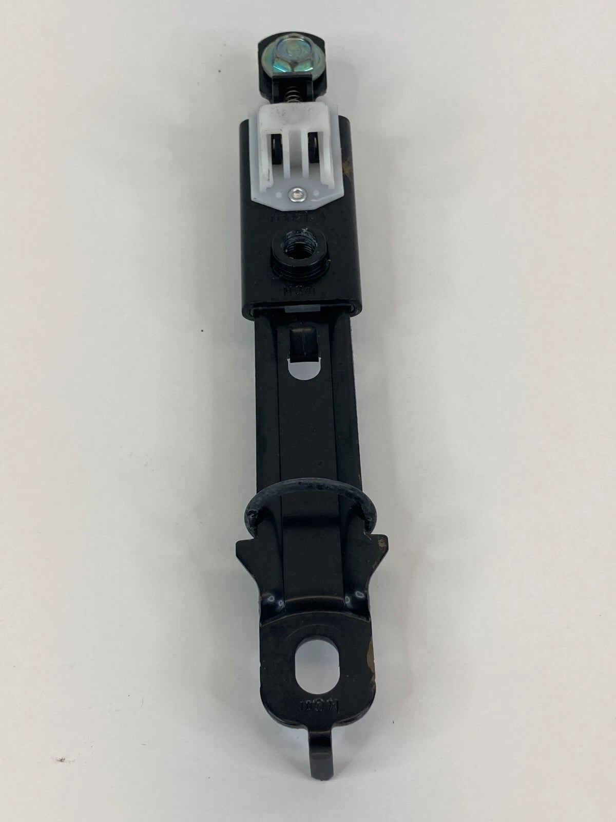 2007-2010 HYUNDAI ELANTRA 4-DR FRONT RIGHT SIDE SEAT BELT HEIGHT ADJUSTER 63021A