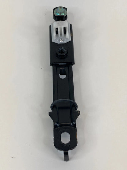 2007-2010 HYUNDAI ELANTRA 4-DR FRONT RIGHT SIDE SEAT BELT HEIGHT ADJUSTER 63021A