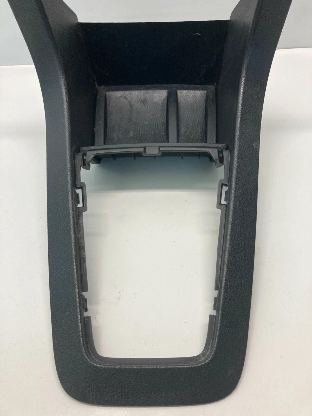 08-10 DODGE AVENGER CENTER CONSOLE SHIFTER BEZEL SURROUND TRIM FRAME 1CH11TRMAB