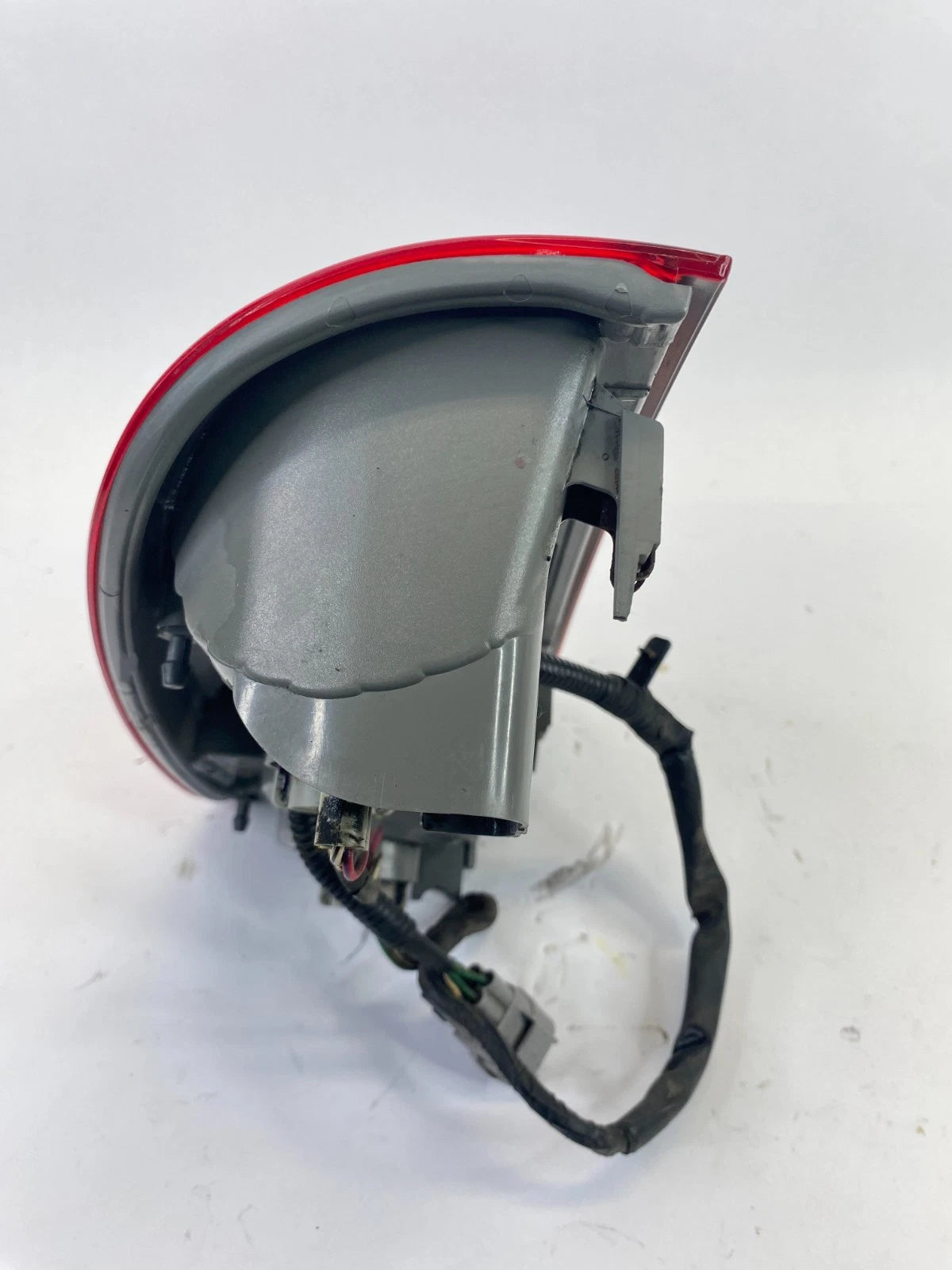 2005 2006 TOYOTA TUNDRA REAR RIGHT SIDE TAIL LIGHT TAILLIGHT ASSEMBLY OEM