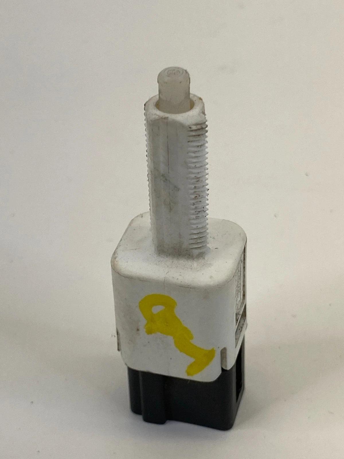 13-19 NISSAN SENTRA FRONT BRAKE LIGHT STOP LAMP PEDAL SWITCH ASSY OEM F85CS23-U2