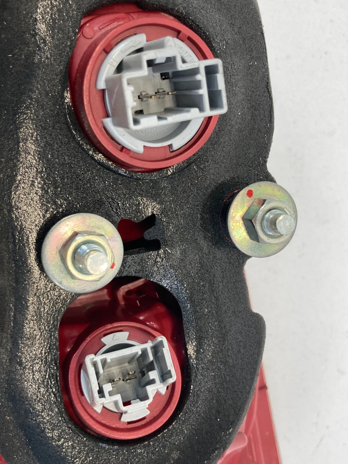 2008-2017 MITSUBISHI LANCER SEDAN REAR PASSENGER SIDE INNER TAILLIGHT LAMP OEM