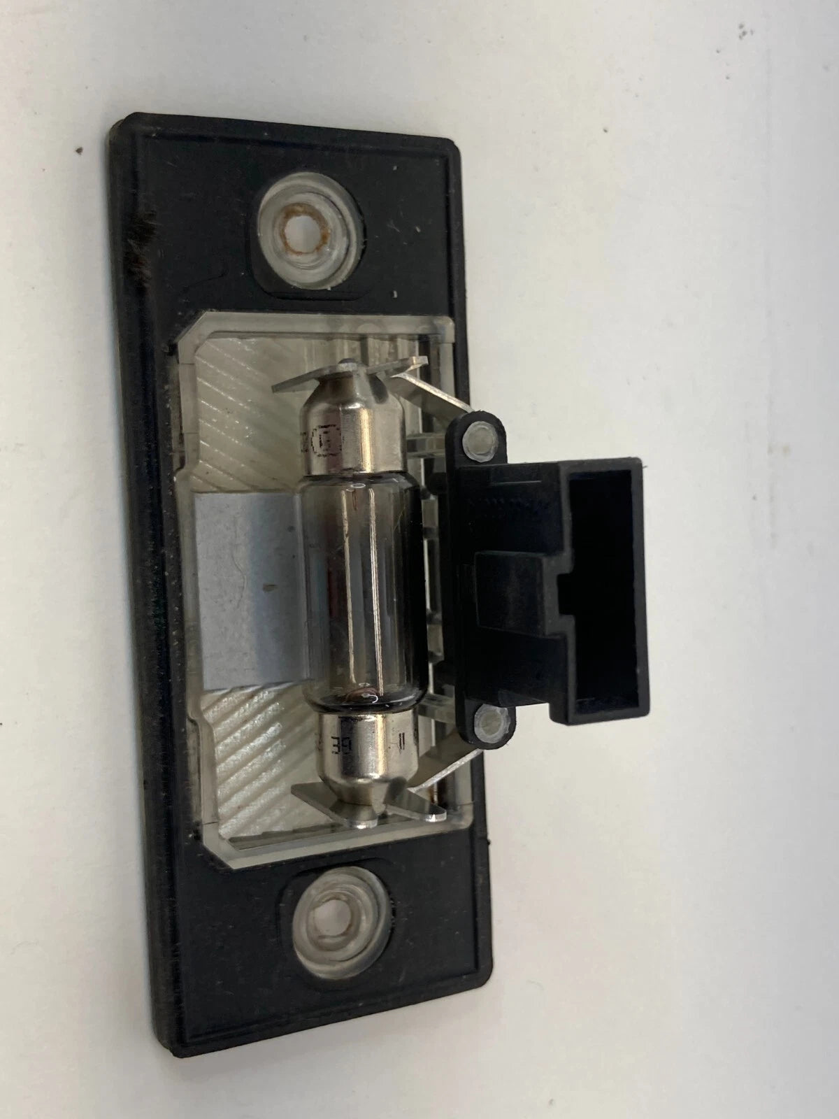 2009-2014 VOLKSWAGEN TIGUAN REAR LEFT OR RIGHT LICENSE LIGHT LAMP PLATE OEM